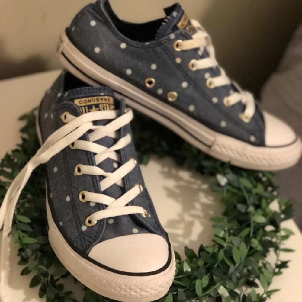 Polka dot converse